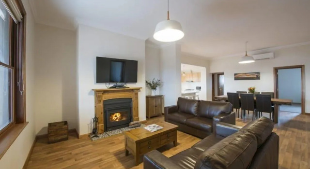 Flinders Bush Retreats, Book Hotel Hawker South Australia