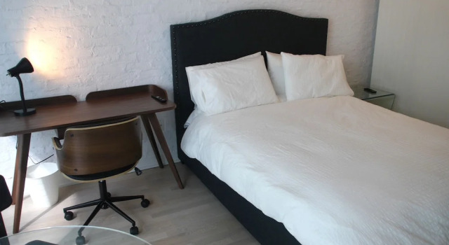 Stylish Condo in Amazing King West Area, Varaa Hotelli Toronto 