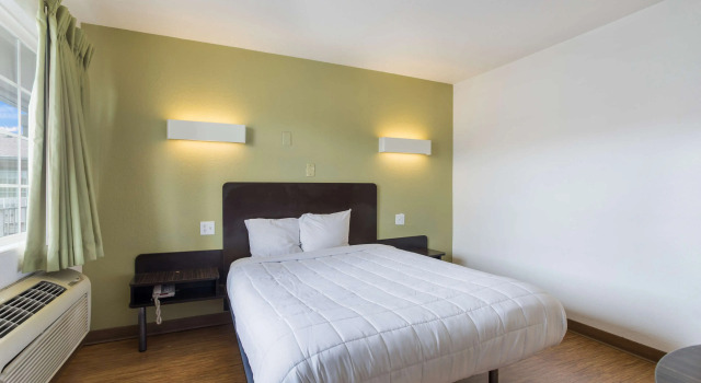Номер Standard Americas Best Value Inn Bowling Green