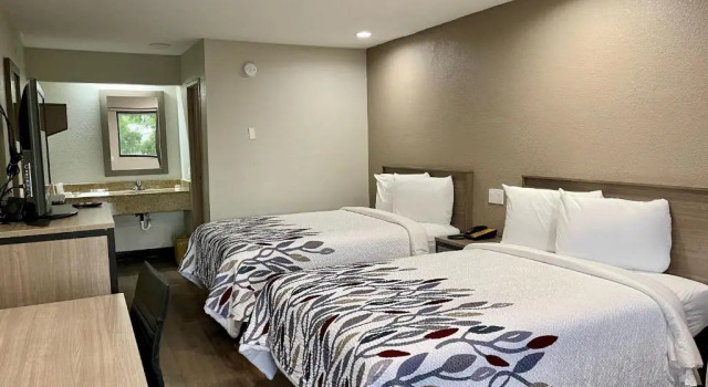 Четырёхместный номер Deluxe Red Roof Inn Lafayette, LA
