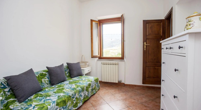 Three-room apartment 4/6 beds Carlotta 200 meters from the center of Marina di Campo-CASA CARLOTTA, Book Apartment Marina di Campo Elba