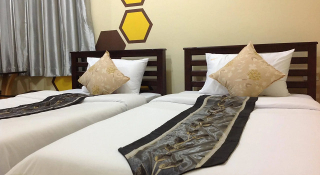 Beehive Patong Hostel, Забронировать Хостел Карон Бич остров Пхукет
