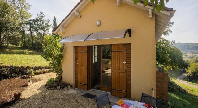 Коттедж Tasteful Holiday Home in Marnac with Garden