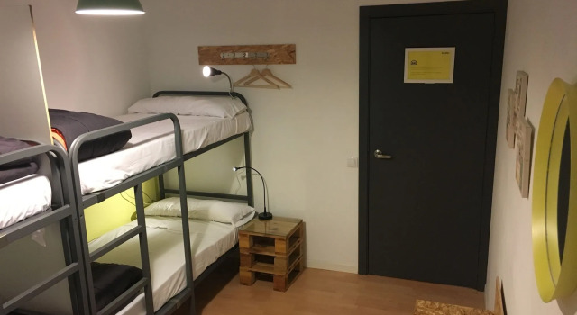 Bed & Bike Barcelona, Забронировать Хостел Хостелы Барселоны, рядом с Бенедиктинский монастырь Sant Pere de les Puelles, Хостел