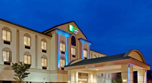 Holiday Inn Express Hotel & Suites Newton Sparta by IHG, Забронировать Отель Ньютон North Jersey
