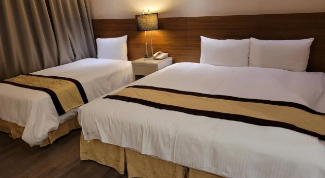 Трёхместный номер Standard Sankaikan Hotel