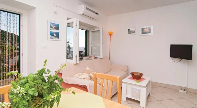 Awesome Apartment in Bol With 1 Bedrooms and Wifi, Prenota Appartamento Bol 