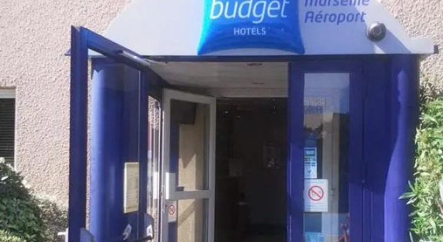 Номер Standard ibis budget Marseille Aeroport Provence