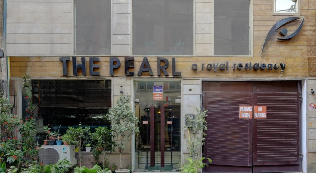 Hotel The Pearl Near BLK Hospital, Забронировать Отель Отели Нью-Дели с парковкой, Парковка