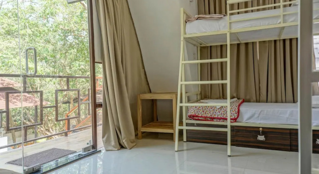 Кровать в общем номере XOXO Hostel