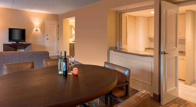 Номер Standard с видом на озеро The Westin Lake Las Vegas Resort & Spa