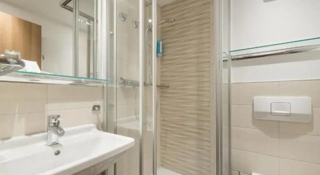 Трёхместный номер Standard Hotel Binzer Hof