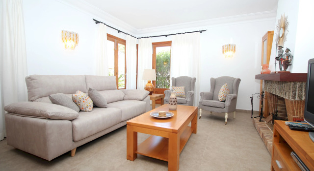 MARGARITA · Aircon, wifi, terrace, garden, 150m from the beach, Book Hotel Muro Majorca