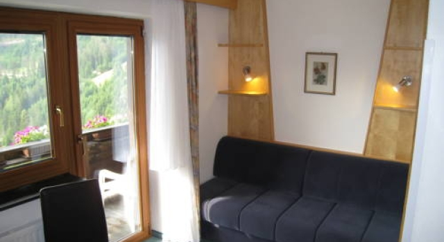 Lärchenhof Serfaus, Rezerwuj Hotel Hotele w Tyrol z parkingiem, Parking