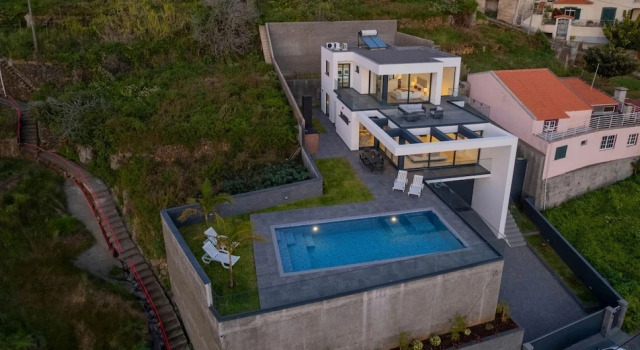 Коттедж Villa Luxe by Atlantic Holiday