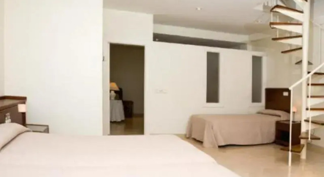 Четырёхместные апартаменты с 2 комнатами Lloyds Beach Club