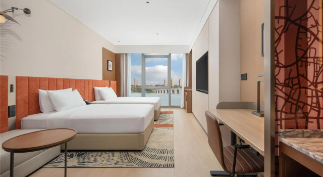 Двухместный номер Standard с видом на озеро Hilton Garden Inn Wuhu Economic Tech Zone