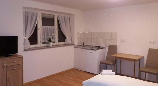 Апартаменты Gästehaus Apartments B & B27 und Pension Waldhorn