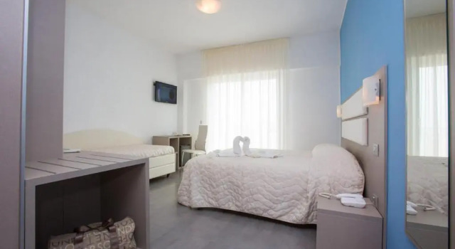 Четырёхместный номер Standard Hotel Altis