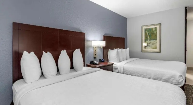 Четырёхместный номер Standard Best Western Plus Orange County