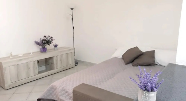 Apartment With one Bedroom in Meta, With Balcony - Near the Beach, Забронировать Апартаменты/квартира Отели Меты с парковкой, Парковка