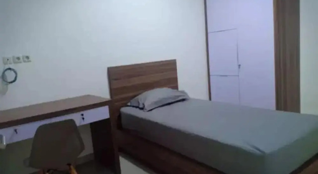 Kost Harian 86, Book Hotel Surabaya East Java, near University Of 17 Agustus 1945 Surabaya