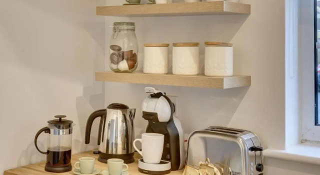 The Snagge I eco-Serviced Accommodation I A Cute Detached House I Large Garden I Pet Friendly I Free Parking I By SILVA, Boek Hotel Hotels in Merseyside met zwembad, Zwembad