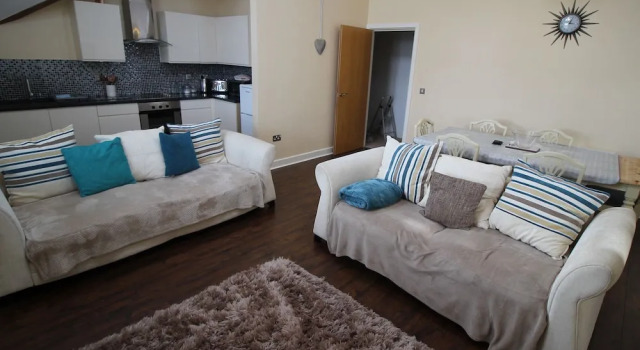 Ashgrove Court Penthouse's by Cardiff Holiday Homes