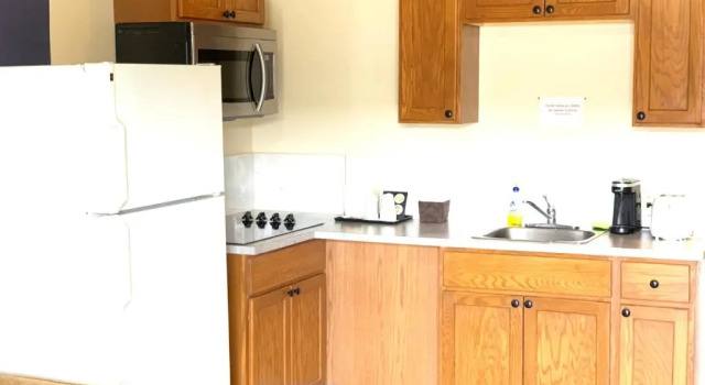 Люкс Standard Empire Inn & Suites