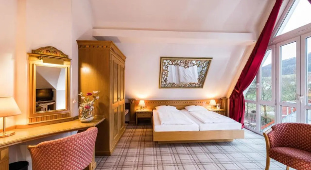 Göbels Hotel zum Löwen, Забронировать Отель Фридевальд земля Гессен