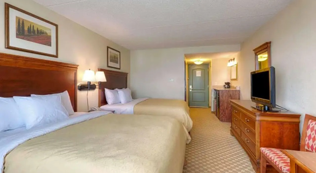 Четырёхместный люкс Country Inn & Suites by Radisson, Fredericksburg, VA