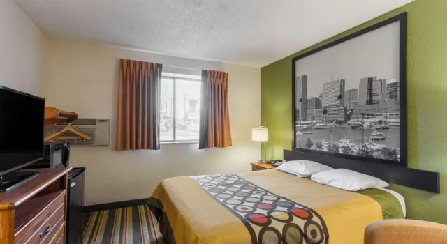 Двухместный номер Deluxe Super 8 by Wyndham College Park Wash DC Area