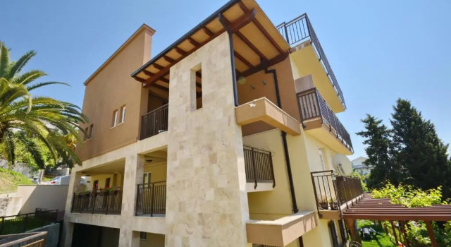 Dimitris Apartments