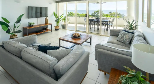 Апартаменты c 1 комнатой oceanfront Waters Edge Apartment Cairns