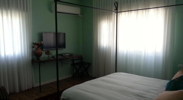 Lishansky Since 1936, Rezervovat Hotel Metula 