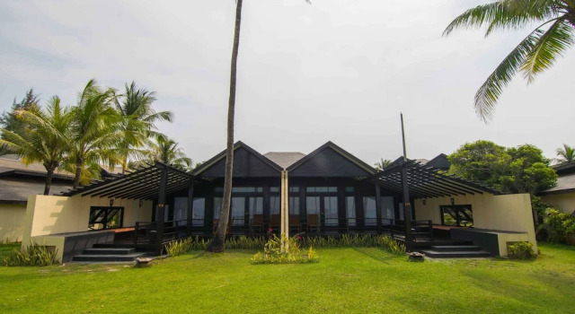 Вилла Royal с балконом и с видом на море Bay Of Bengal Resort