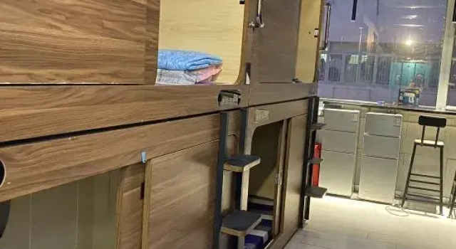 Капсула с видом на море Sleep Cubee Hostel
