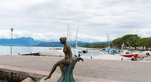 Коттедж с балконом Holiday Home in Lazise Near Lake Garda