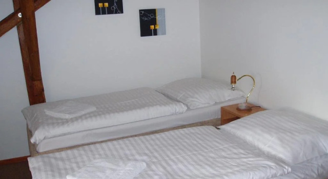 Hotel Rytířsko, Rezerwuj Hotel Hotele w Central Bohemia z parkingiem, Parking