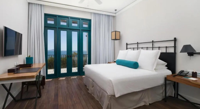 Номер Deluxe Santarena Hotel at Las Catalinas