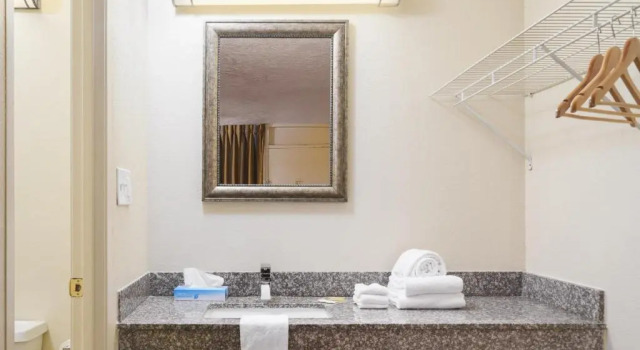 Двухместный номер Economy Americana Inn a Travelodge by Wyndham