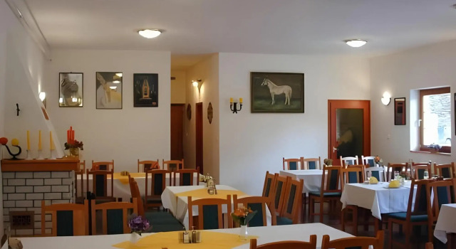 Gasthaus Panzió, Reserva ahora Hostal o pensión Szilvásvárad 