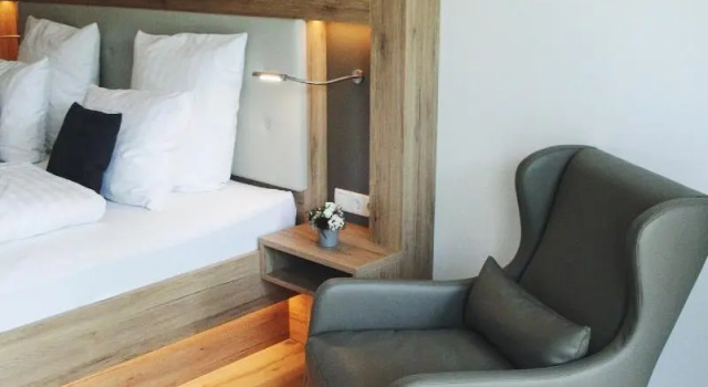 Four Stars by City Hotel
