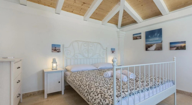 Amazing Home in Tar With Wifi and 4 Bedrooms, Book Hotel Hoteller i Tar med pool, Swimmingpool