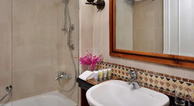 Двухместный номер Standard с балконом Mövenpick Resort & Residences Aqaba