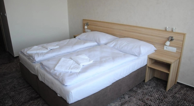 Hotel Labe, Rezerwuj Hotel Pardubice Kraj pardubicki