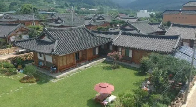 Suncheon Sagyejeol Haeoreum Hanok Pension, Забронировать Отель Сунчхон Чолла-Намдо, рядом с Фольклорная деревня Наган Ыпсон
