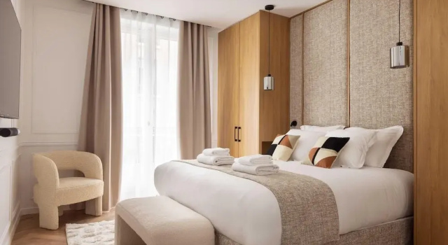 Apartment With 2 Rooms for 6 People, Забронировать Апартаменты/квартира Отели Парижа с парковкой, рядом с Galerie de Minéralogie et de Géologie, Парковка