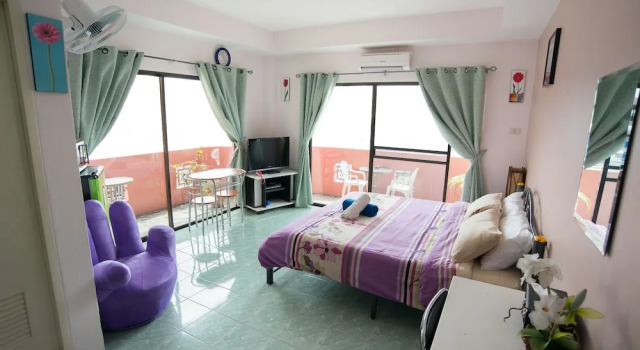 Одноместный номер Deluxe с балконом The Holiday Resort Pattaya