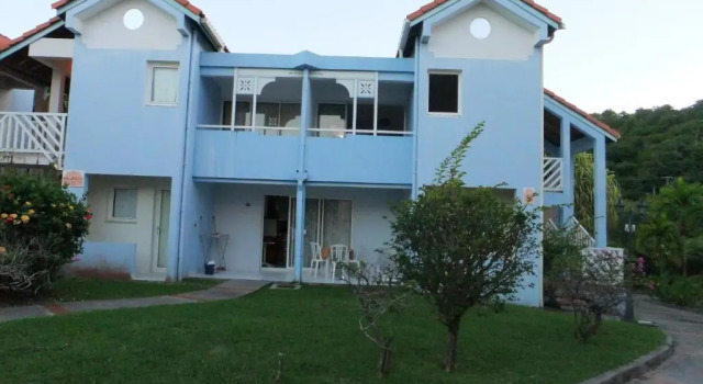 Appartement d'une chambre avec piscine partagee jardin clos et wifi a Sainte Anne a 1 km de la plage